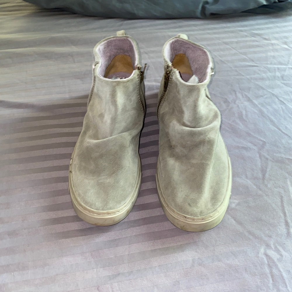 NIB Satorisan Hanami Suede Shoe